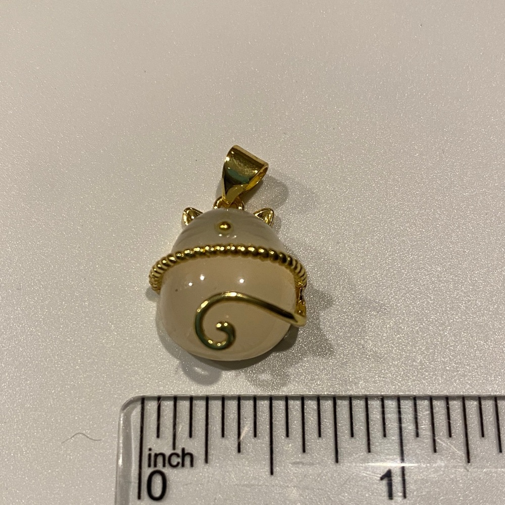 Gold Cat Pendant with Cream Stone - Picture 2 of 4